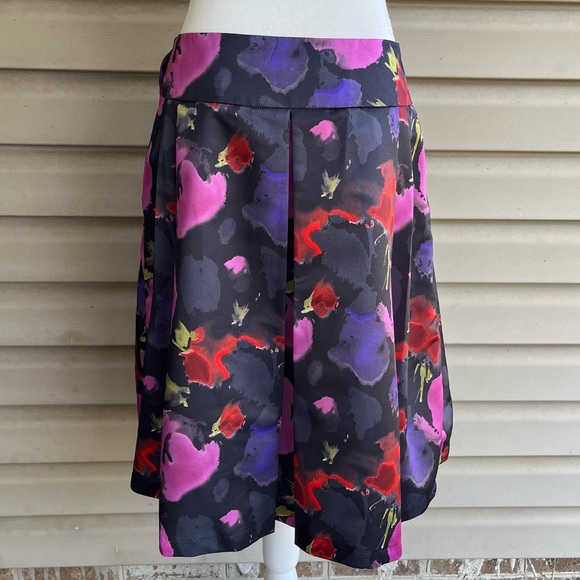 •Kristin Davis• A-Line Pleated Floral Skirt - Size 10 - Picture 6 of 8